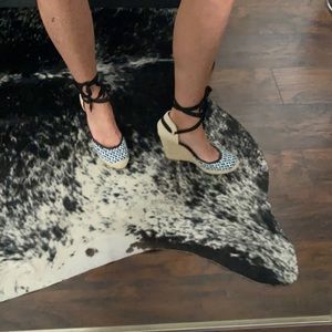 White House Black Market Carly Wedges sz 9